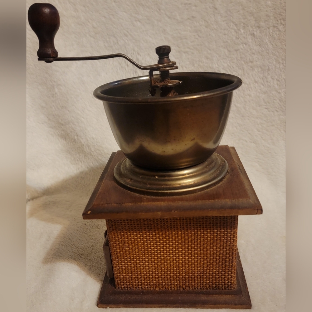 Vintage Coffee Grinder - Picture 7 of 9
